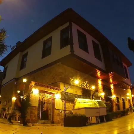 Odile Konak Hostel *