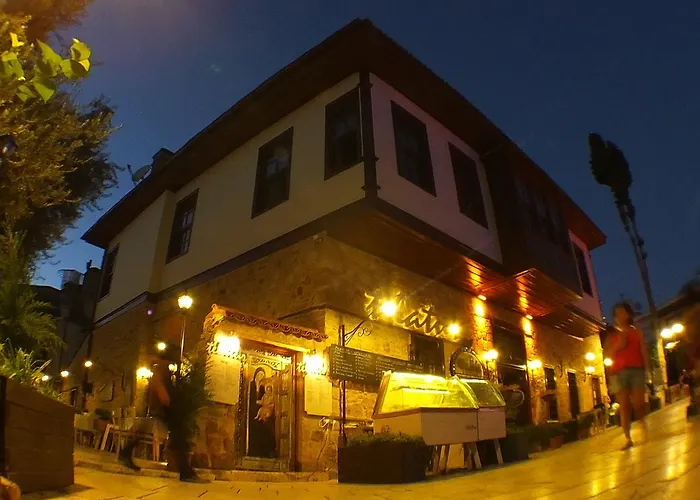 Odile Konak Hostel *